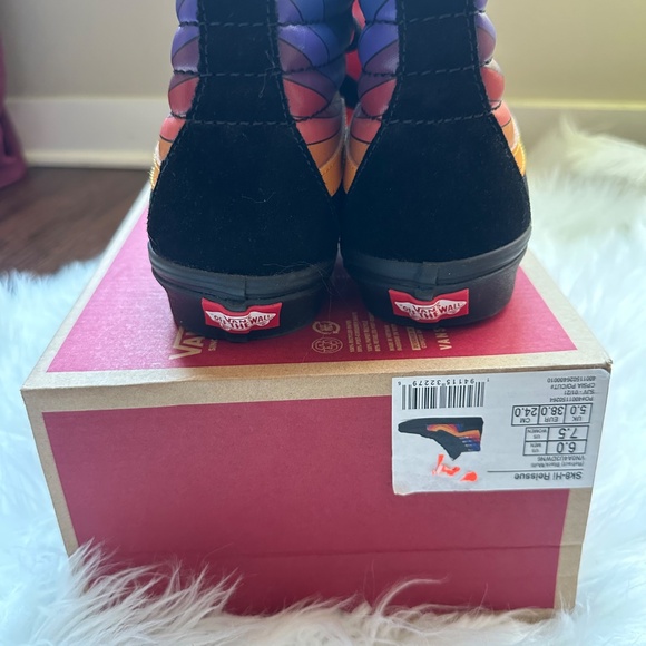 NWT • Vans • SK8 HI Reissue • Black + Rainbow • Size Women’s 7.5 - Picture 8 of 16